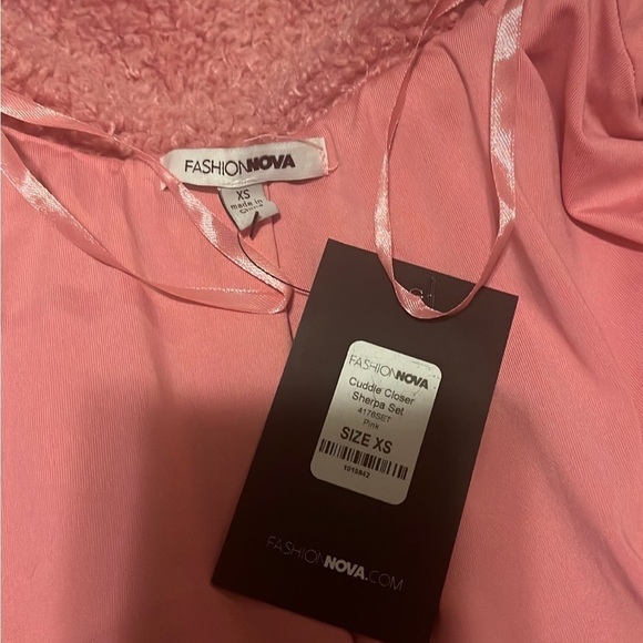 Fashion Nova cropped Sherpa jacket - Picture 6 of 9